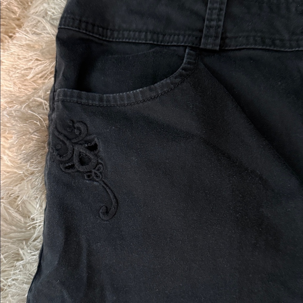 Coldwater Creek Black Cropped Jeans - Picture 3 of 6